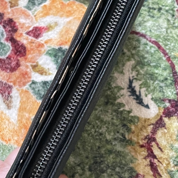 Jessica Simpson Black Faux Leather Zip-Around Wallet w/ Leopard Print Interior - Picture 8 of 10